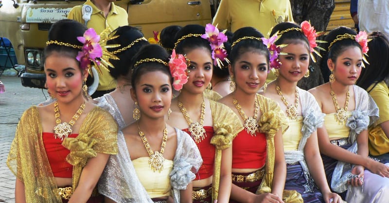 Thai women in traditional thai dress
